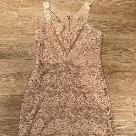 Guess dress - Picture 1 of 3